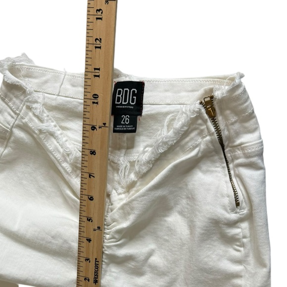 Urban Outfitters BDG Ruched V-Front Front Low Rise Flared Jeans White Womens 25 - Picture 10 of 15